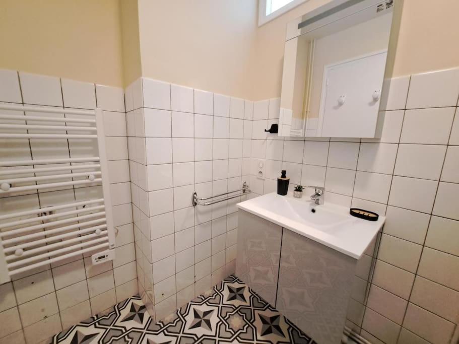 Appartement Magnifique T3 Avec Balcon Au Pied Du Metro Colbert